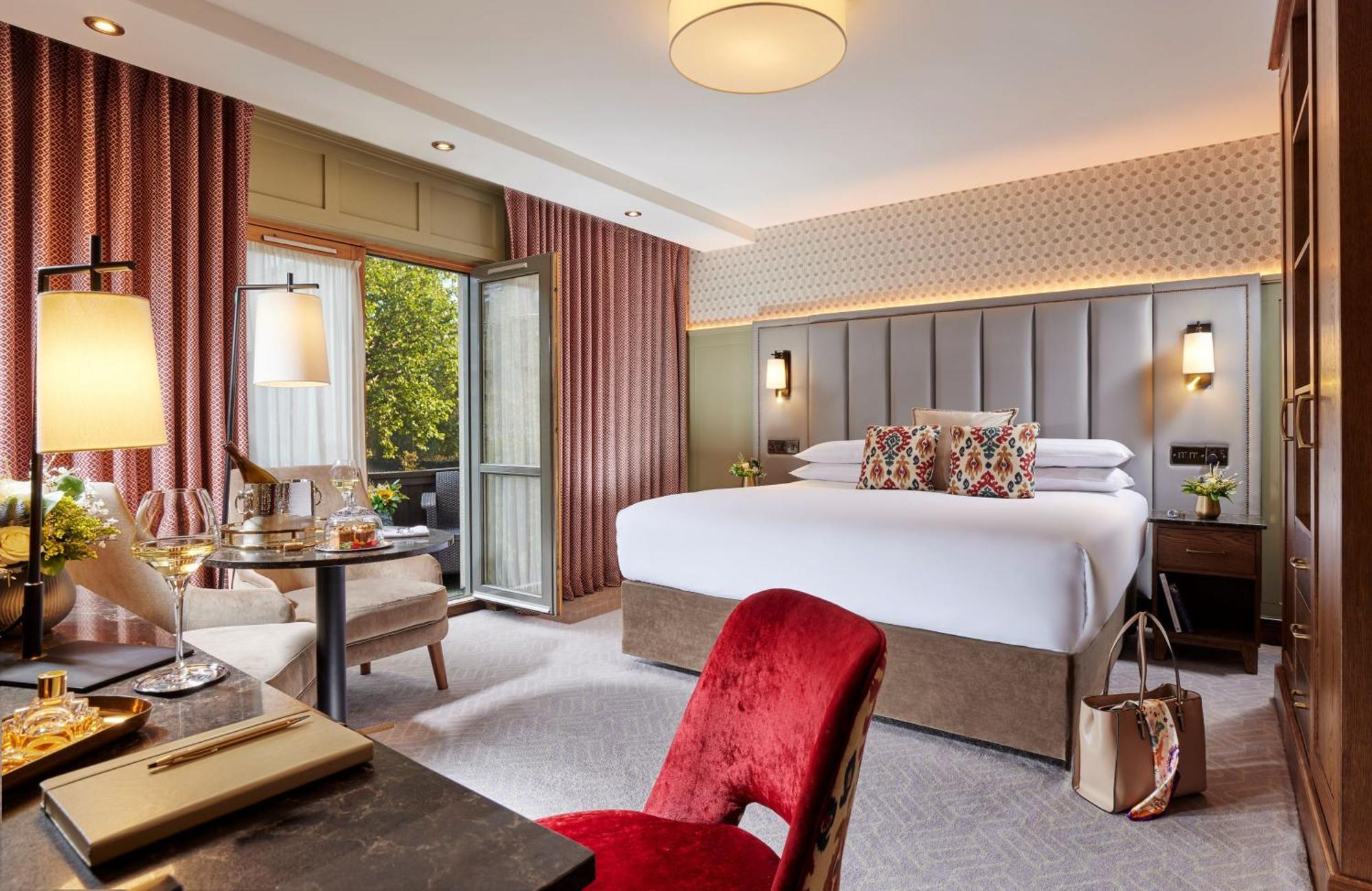 Plaza Hotel, & Leisure Hotel 4*