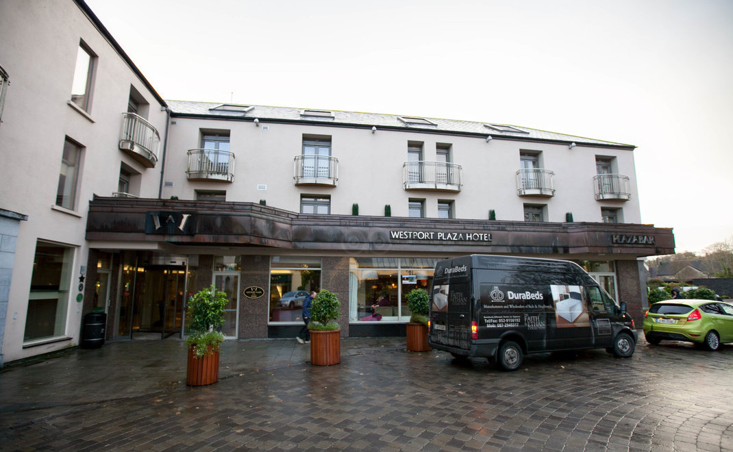 Hotel Plaza Hotel, & Leisure